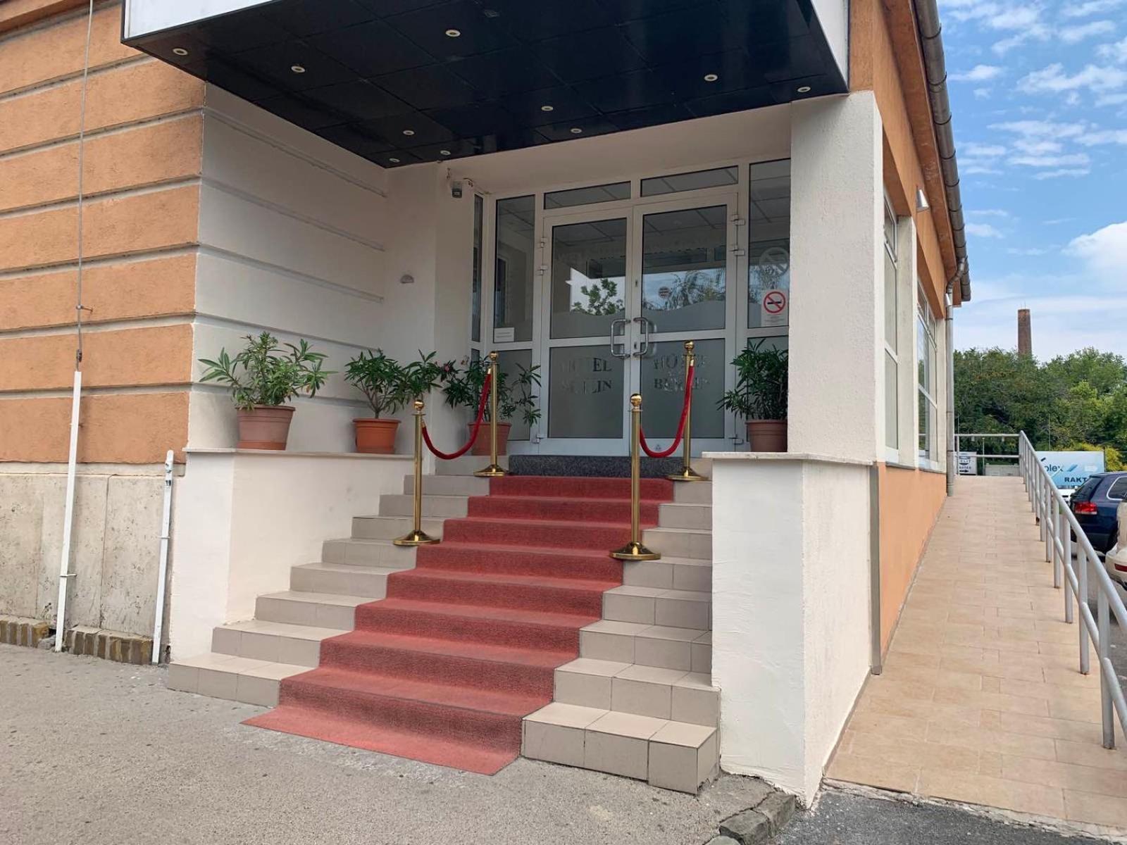 Only 15 Minutes To City Center, Free Parking&Breakfast, Budapest